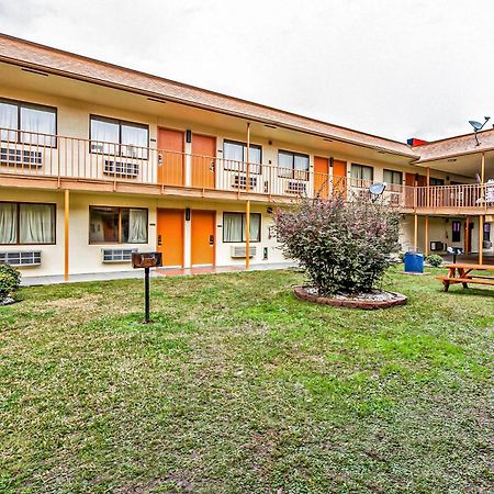 Oyo Hotel Lake Charles Hwy 10 Extérieur photo