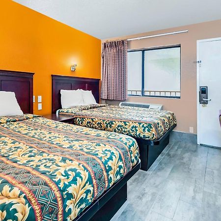 Oyo Hotel Lake Charles Hwy 10 Extérieur photo