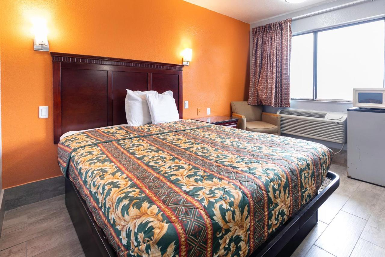 Oyo Hotel Lake Charles Hwy 10 Extérieur photo