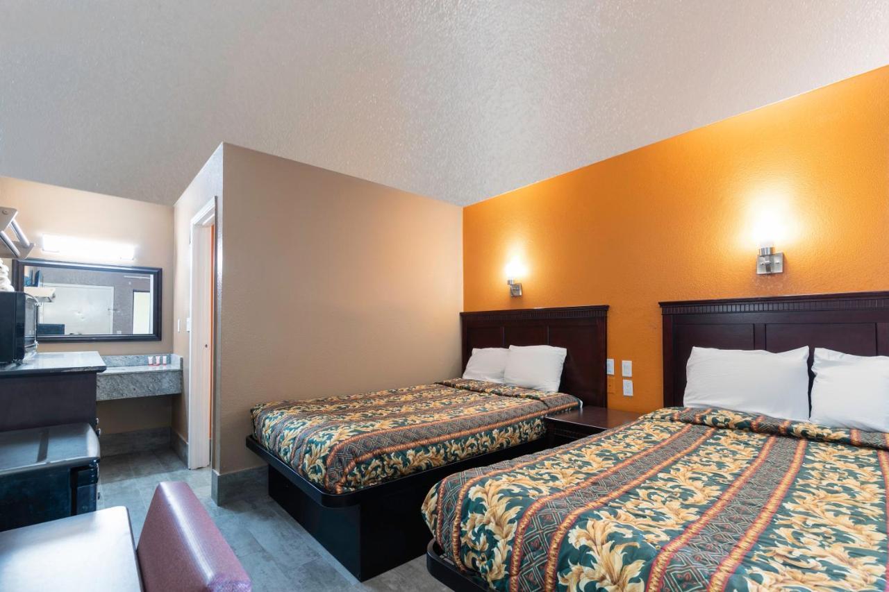 Oyo Hotel Lake Charles Hwy 10 Extérieur photo