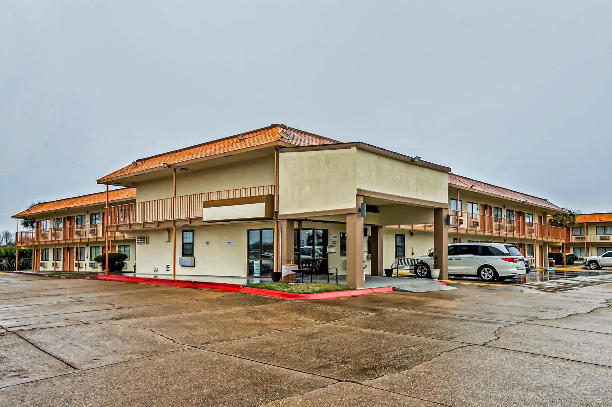 Oyo Hotel Lake Charles Hwy 10 Extérieur photo